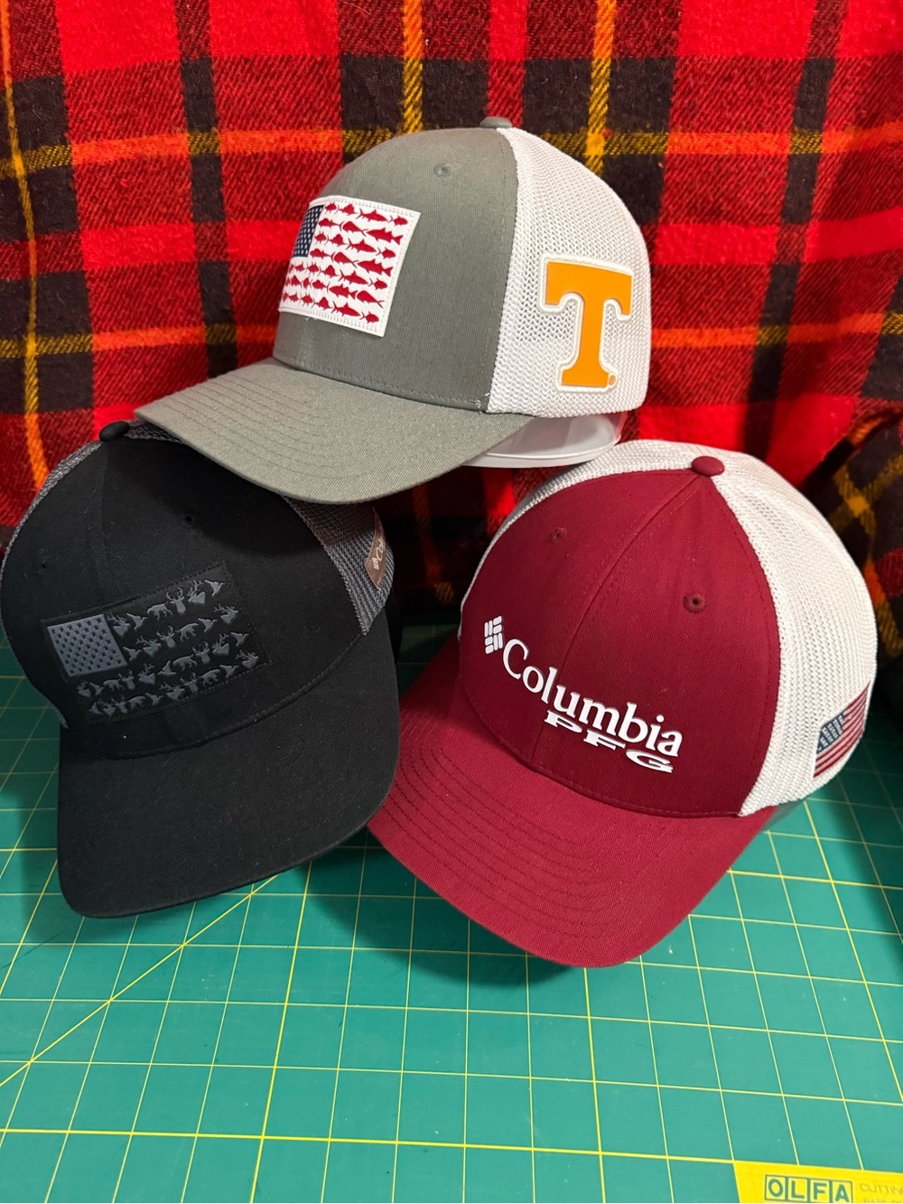 Lot Of 3 Columbia Size Med/Small Flex Fit Mesh Back Cap Hats Hunting/Fishing